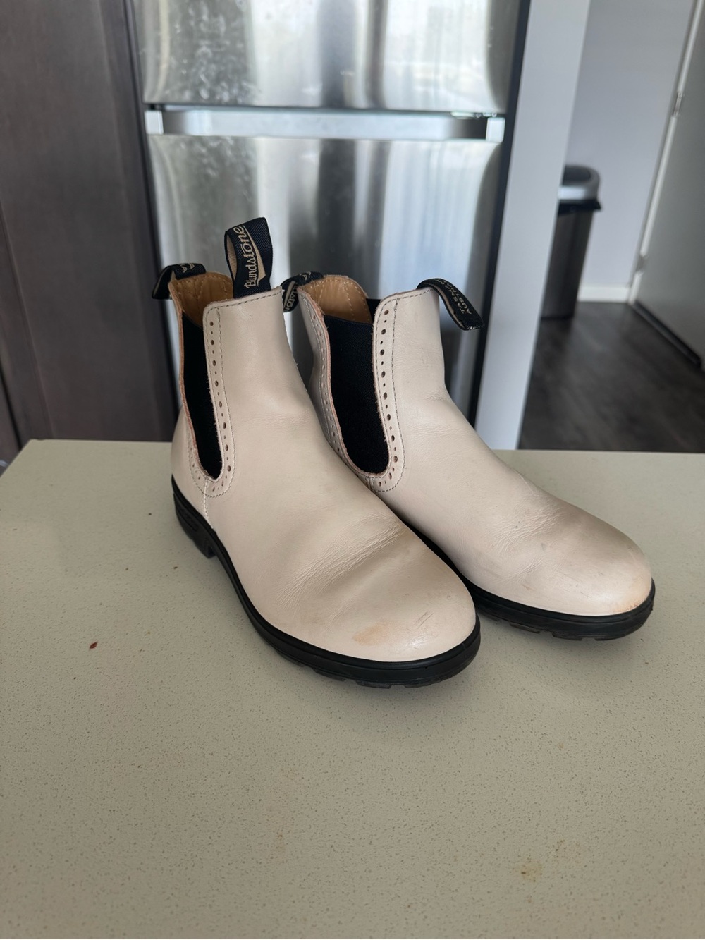 Cream Blundstone Boots with Black Elastic Panels